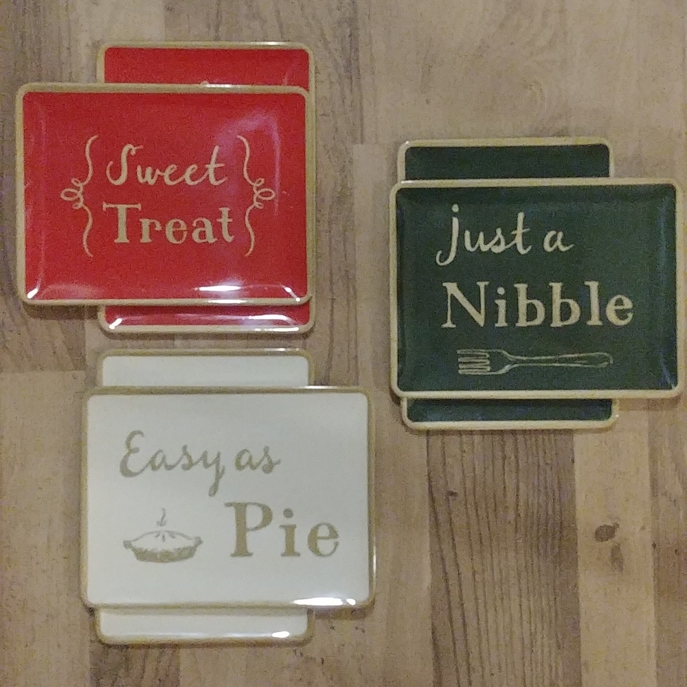 NWT 6 Dessert or Appetizer Themed Plates